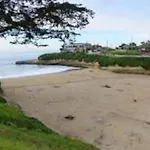 Fantastic 2 Bedroom Cottage, 5Min To Beach