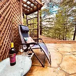 Tranquil Mountain Refuge In Santa Cruz