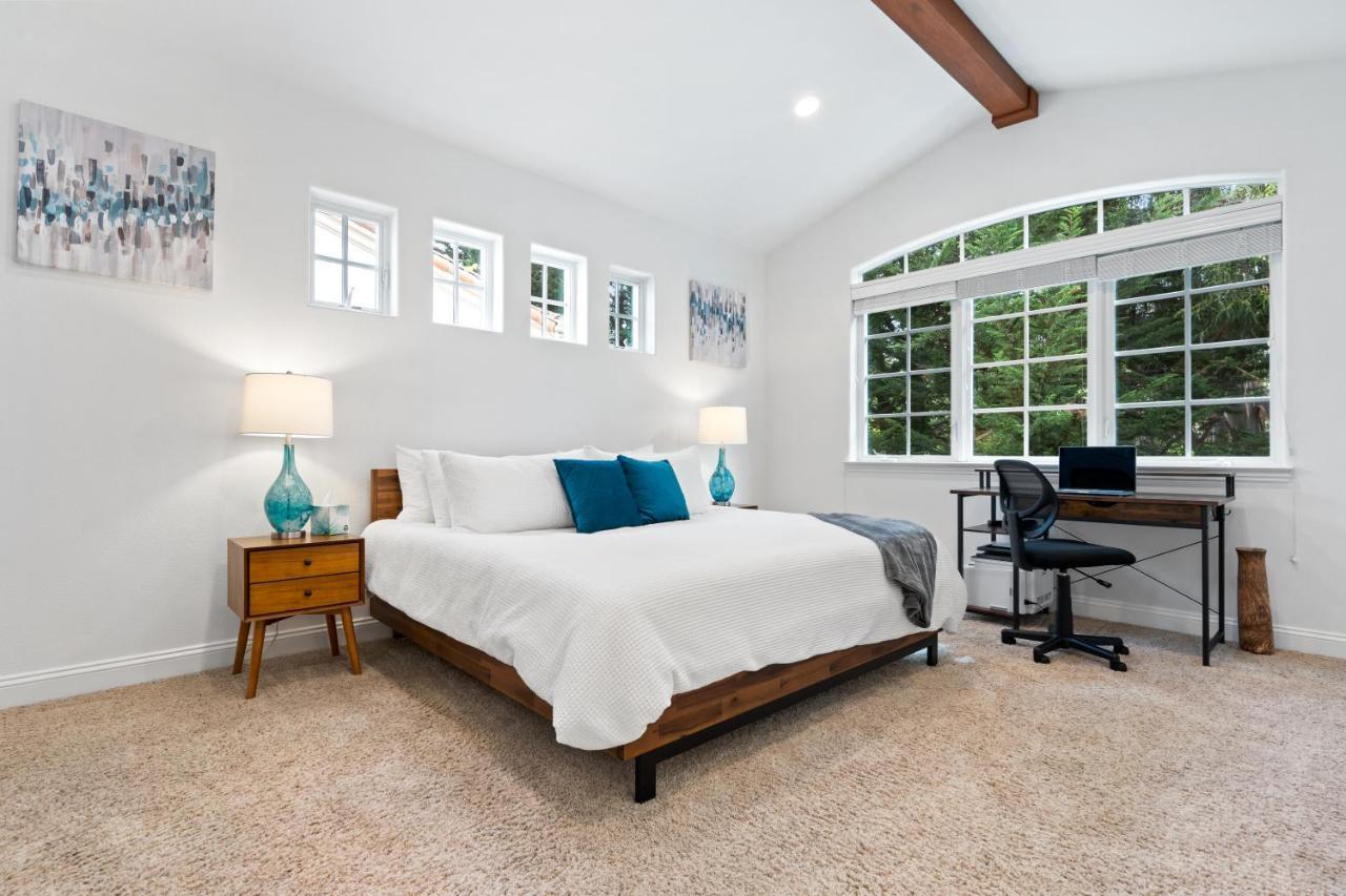 Villa Gorgeous - Modern Beachside Paradise With New Hot Tub & Fast Wi-fi