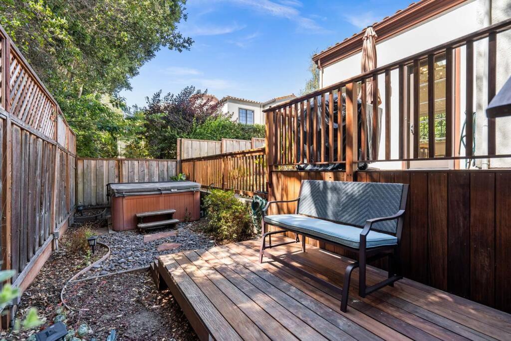 Gorgeous - Modern Beachside Paradise With New Hot Tub & Fast Wi-fi * Santa Cruz
