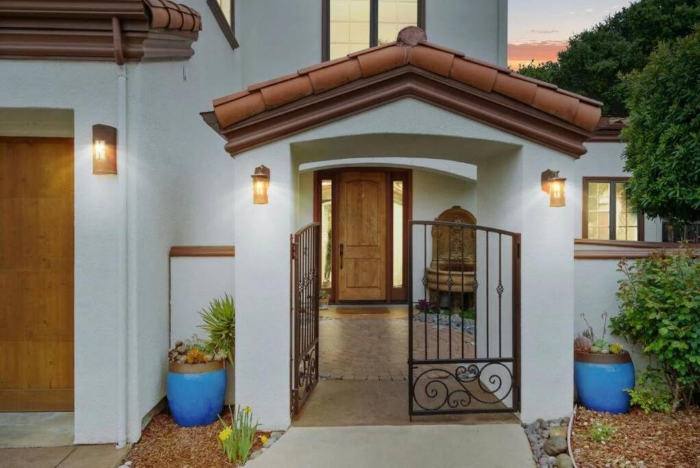 Gorgeous - Modern Beachside Paradise With New Hot Tub & Fast Wi-fi * Santa Cruz