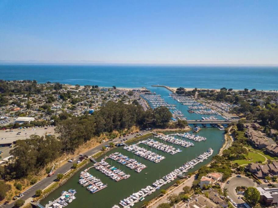 Gorgeous - Modern Beachside Paradise With New Hot Tub & Fast Wi-fi Santa Cruz