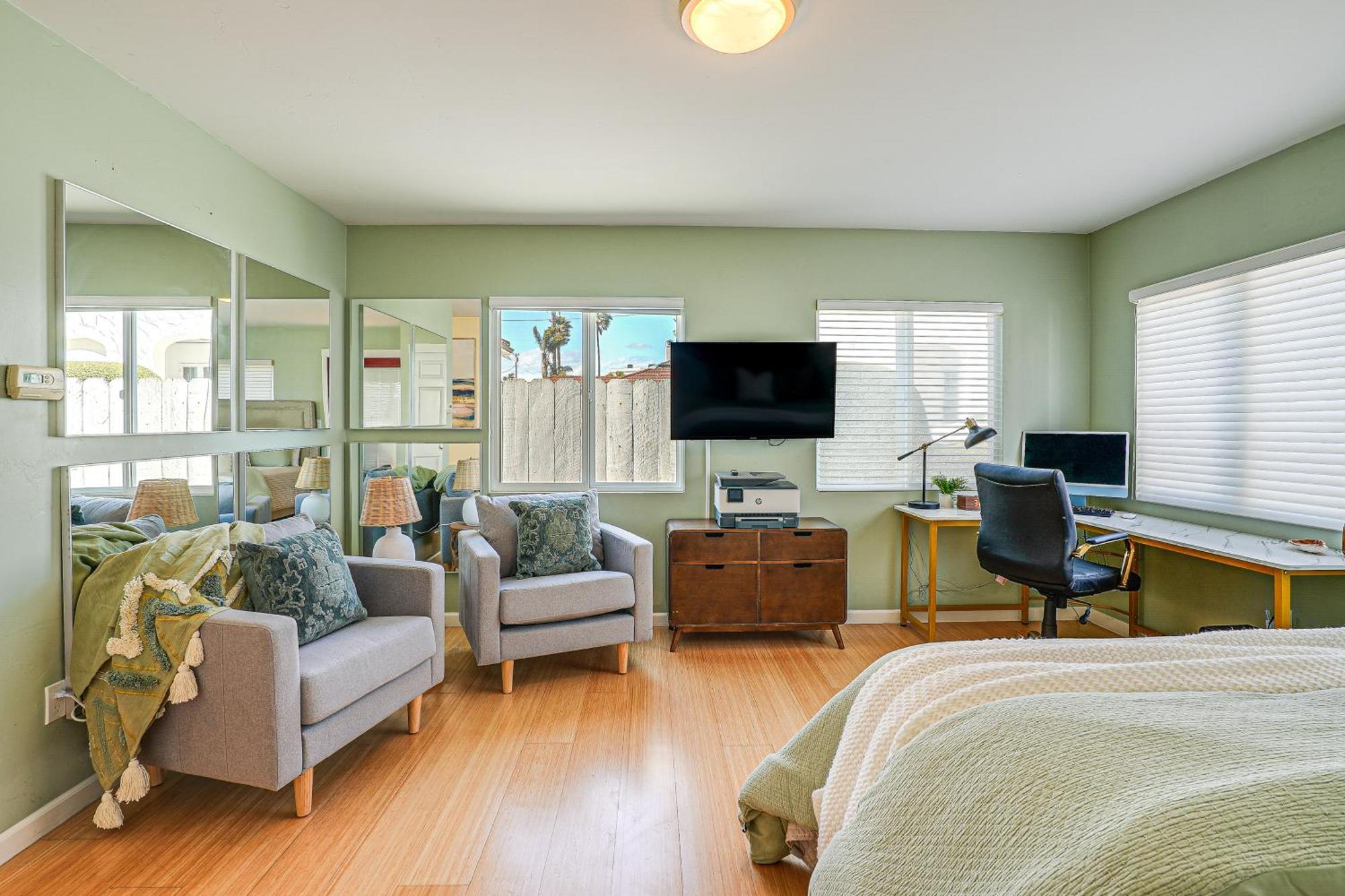 Charming With Private Hot Tub Apartment *