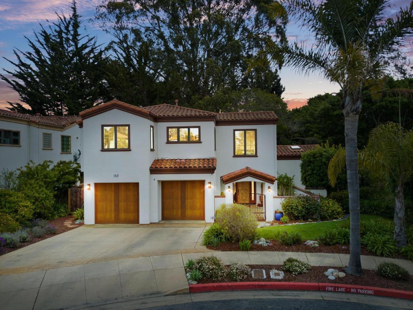 Gorgeous - Modern Beachside Paradise With New Hot Tub & Fast Wi-fi Villa