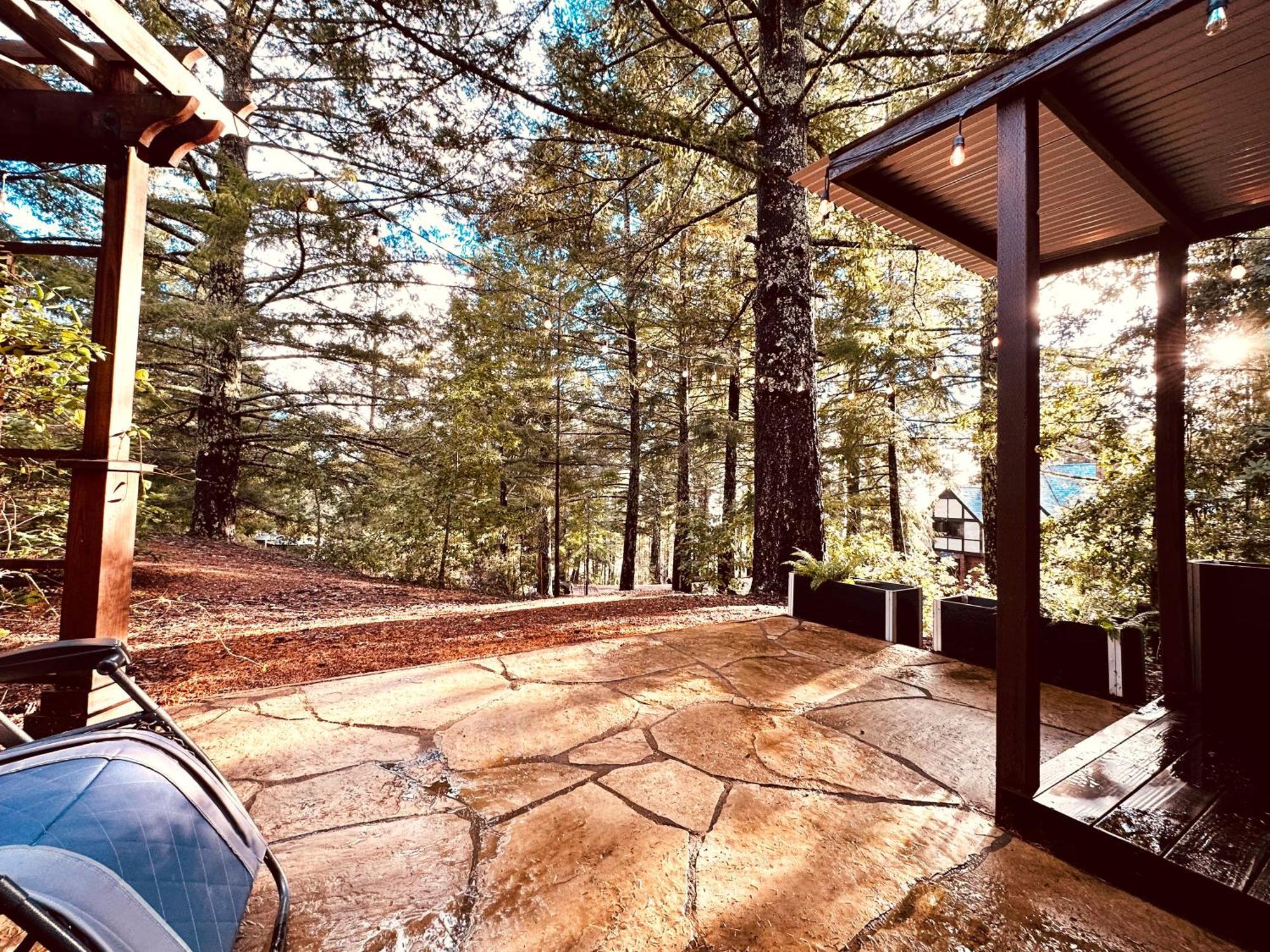 Tranquil Mountain Refuge In *