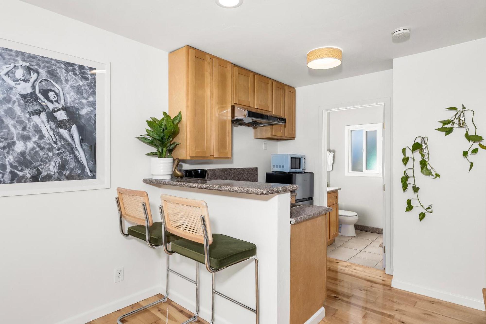 Swell House Santa Cruz 3* Capitola