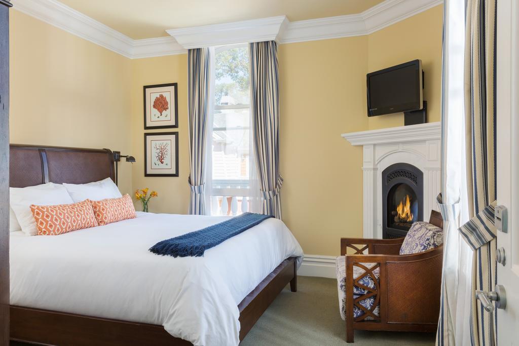 Hotel West Cliff Inn, A Four Sisters 4*