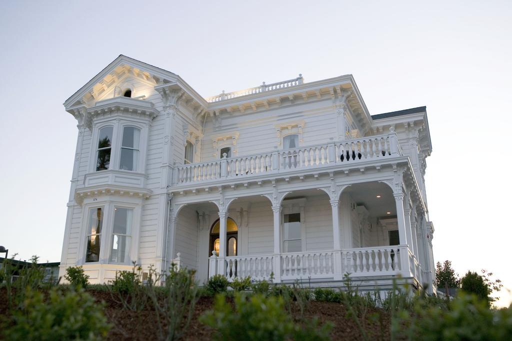 West Cliff Inn, A Four Sisters