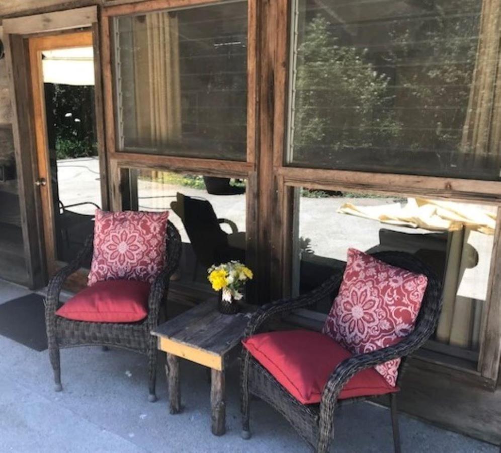 Bed & Breakfast Flipjack Ranch