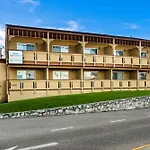 Howard Johnson By Wyndham Santa Cruz Beach Boardwalk