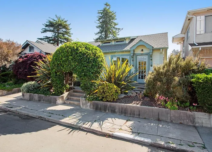 Beach Hill Bungalow