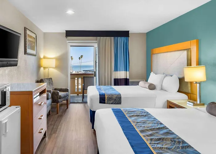 Howard Johnson By Wyndham Santa Cruz Beach Boardwalk