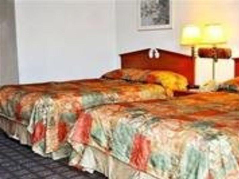 Super 8 Santa Cruz/beach Boardwalk West 2*