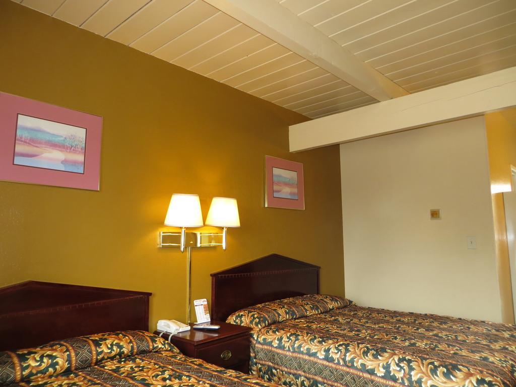 Lanai Motel 2*