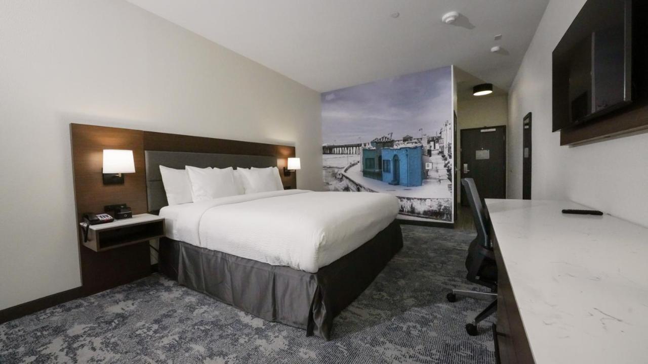 La Quinta & By Wyndham Hotel Santa Cruz