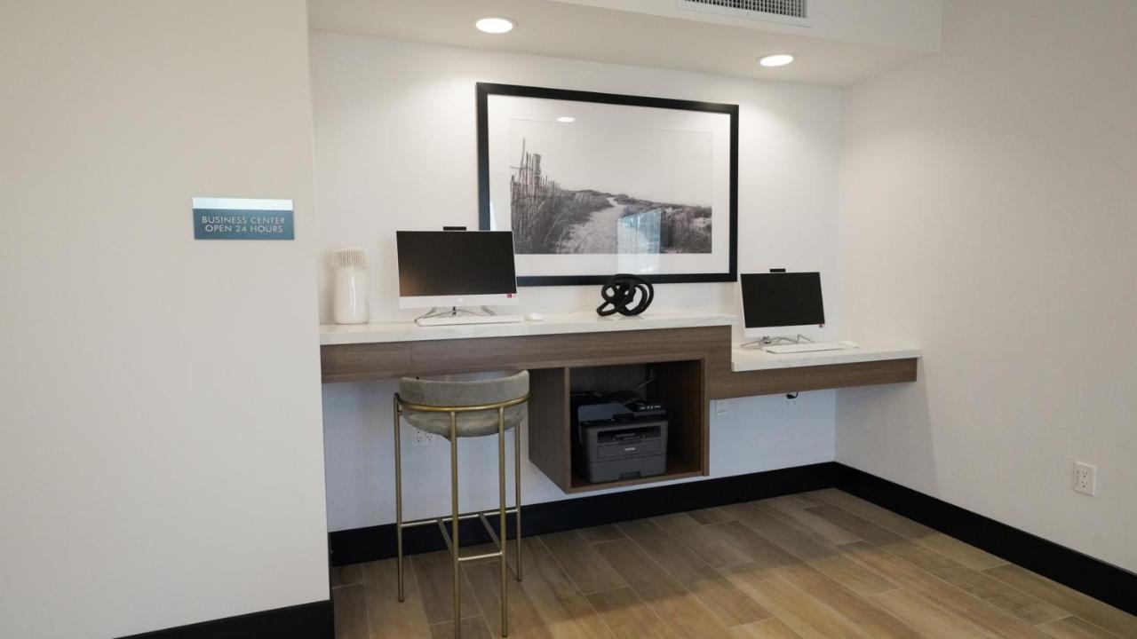 La Quinta & By Wyndham Hotel 2*