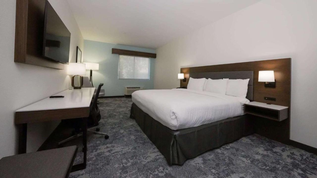 La Quinta & By Wyndham
