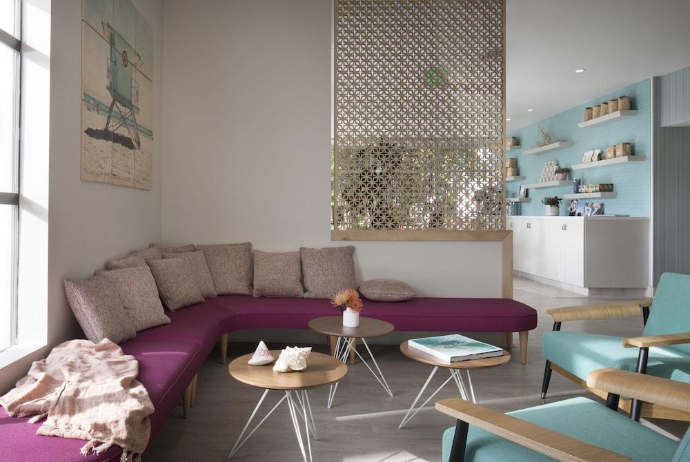Dream Hotel 4*