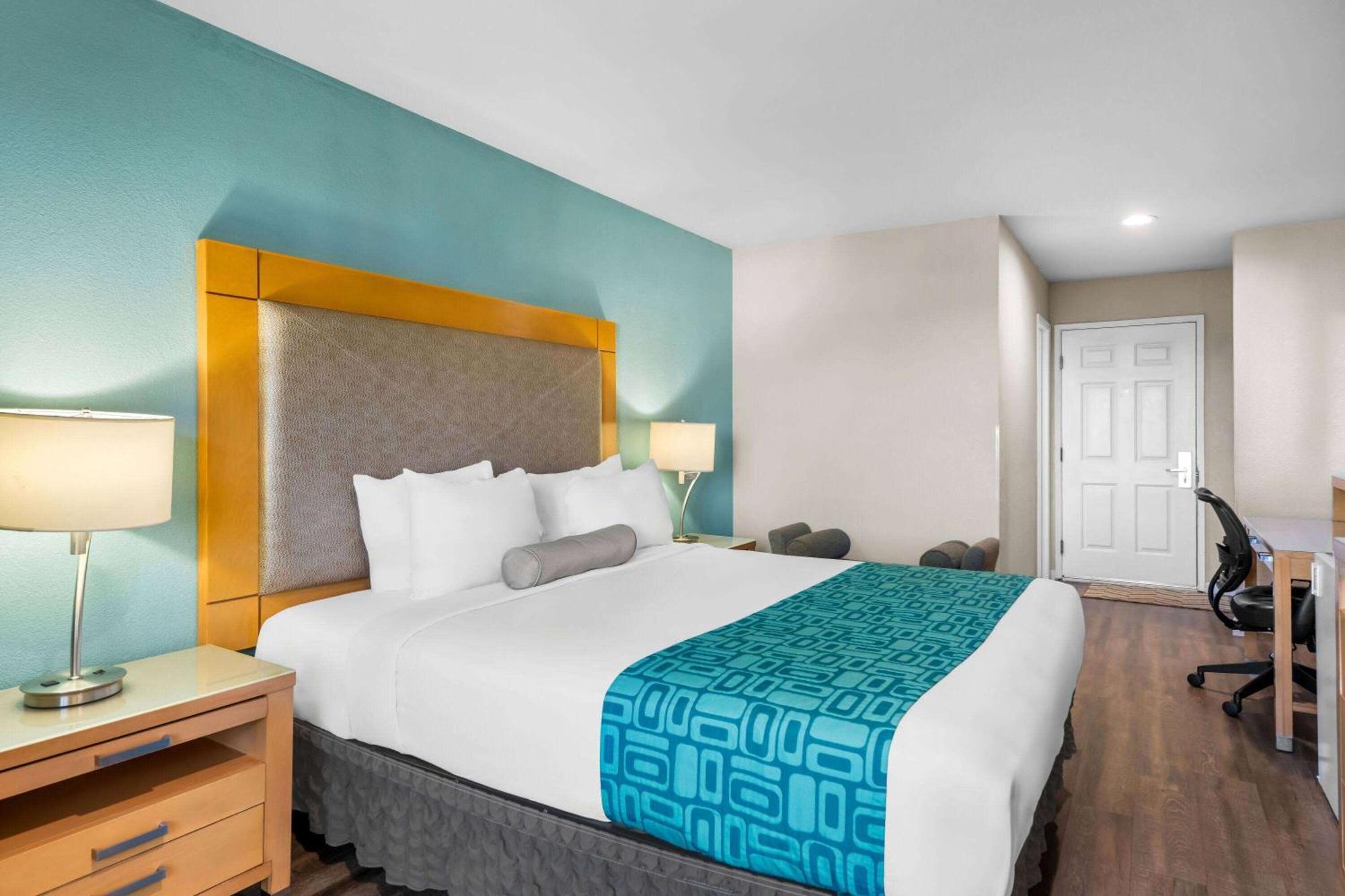 Howard Johnson By Wyndham Boardwalk Santa Cruz