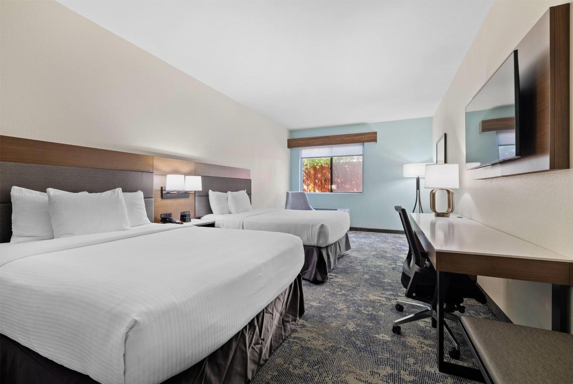 La Quinta & By Wyndham Hotel Santa Cruz