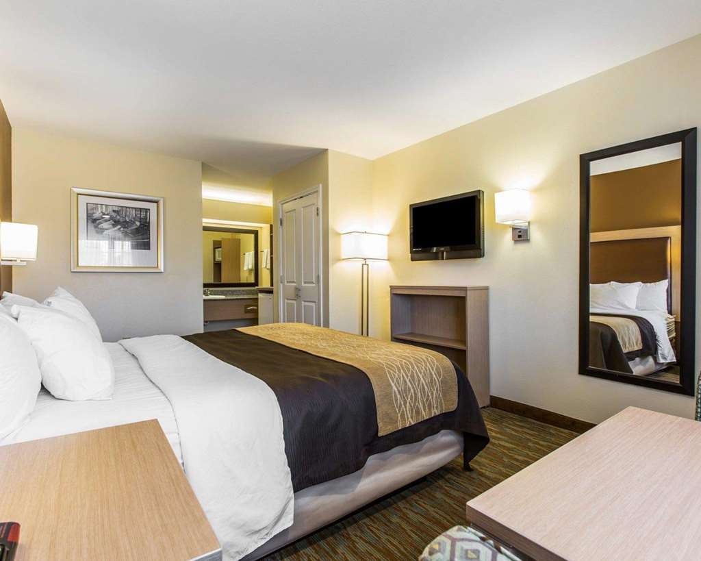 Comfort Boardwalk Hotel